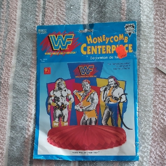 WWf Honeycomb Centerpiece